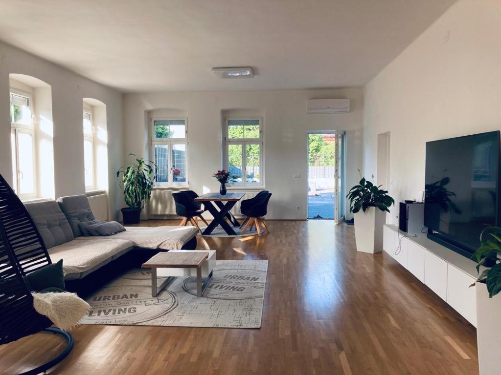 Villa Schoenfeld Schonfeld Luaran gambar